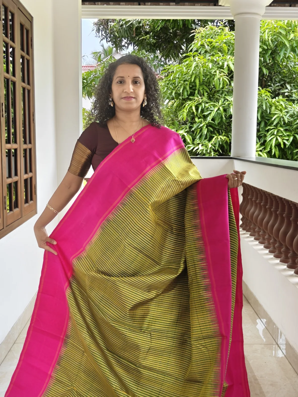 Kanchipuram Pure Silk Saree Parrot Green with Pink Contrast Border